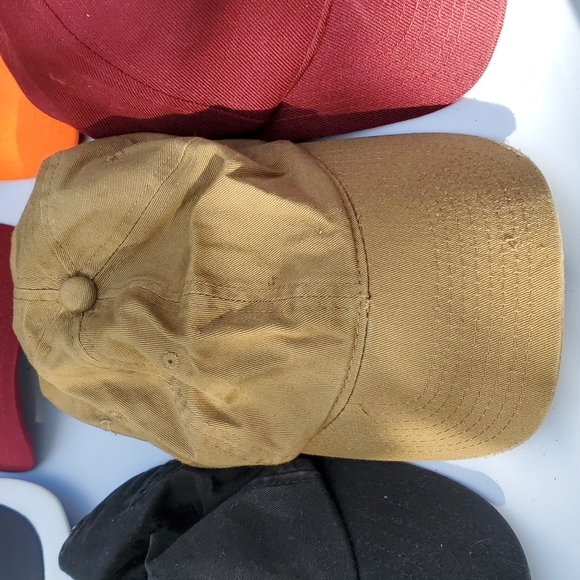 6 Adjustable Caps - Picture 6 of 10